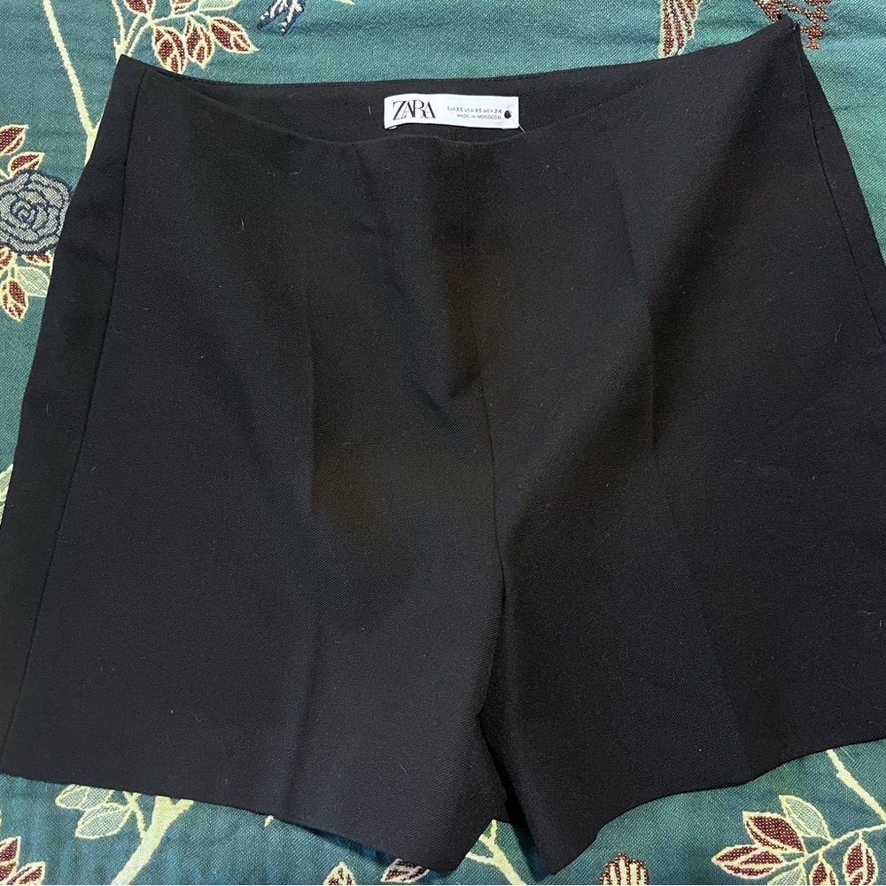 Zara Women's Elegant Black High Waist Shorts